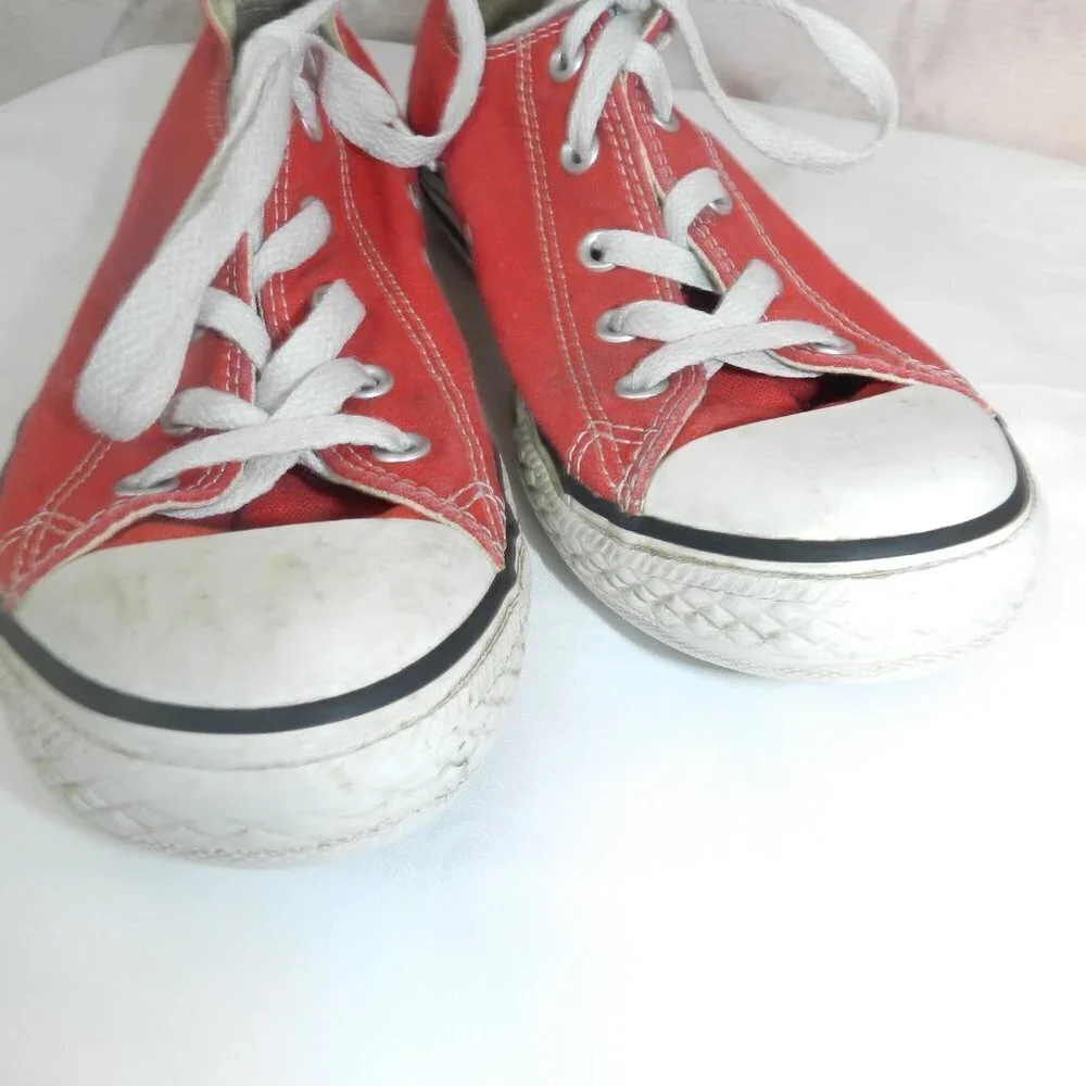 Kids Distressed Red Converse Size 3